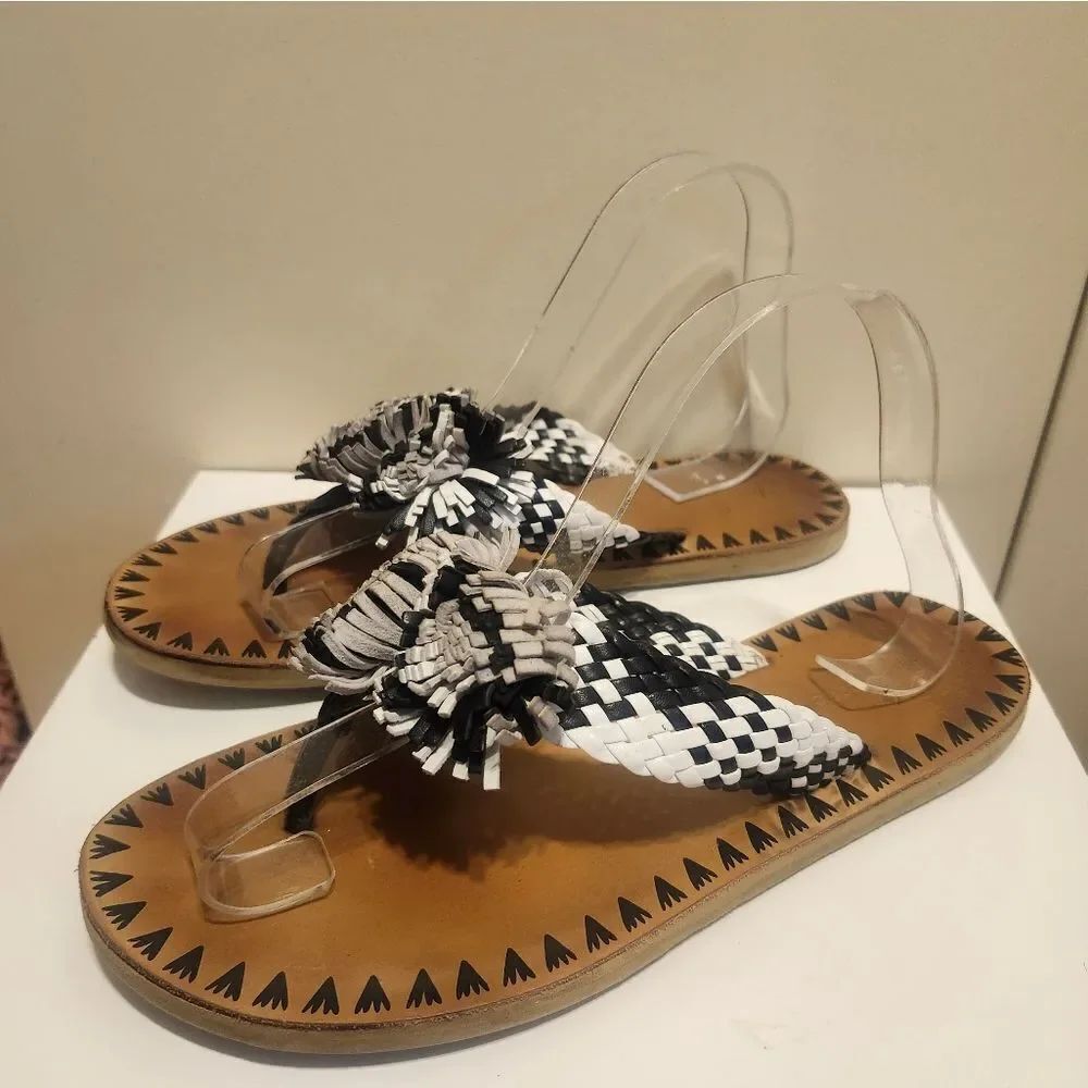 Kate Spade "Idette" Blk/ Wht.Leather Fringe Flip Flop Sandals Sz.10 Ret. $145